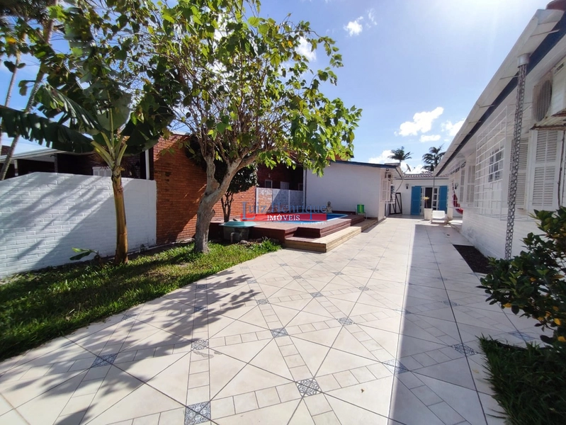 Três casas pelo preço de uma.: 3ª foto da galeria de imagens do imóvel