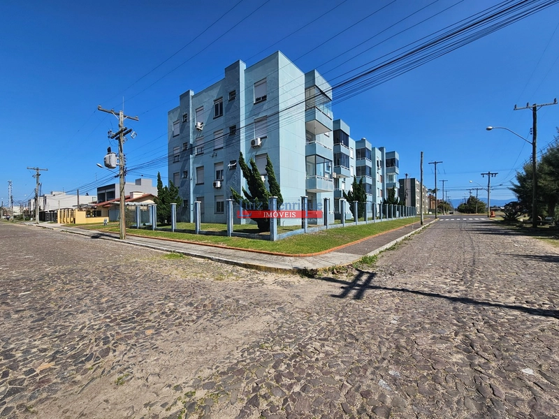 Térreo e frente Norte: 27ª foto da galeria de imagens do imóvel