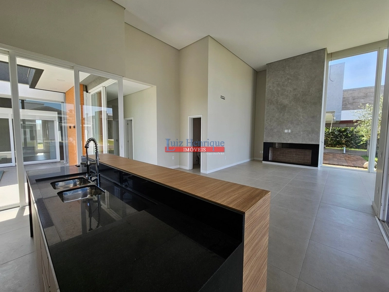 Belíssima residência no Costa Serena.: 17ª foto da galeria de imagens do imóvel