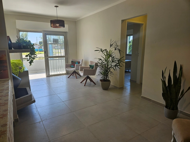 Térreo e frente Norte.: 8ª foto da galeria de imagens do imóvel