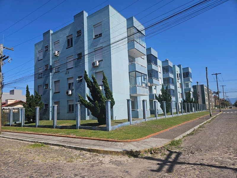 Térreo e frente Norte.: 2ª foto da galeria de imagens do imóvel