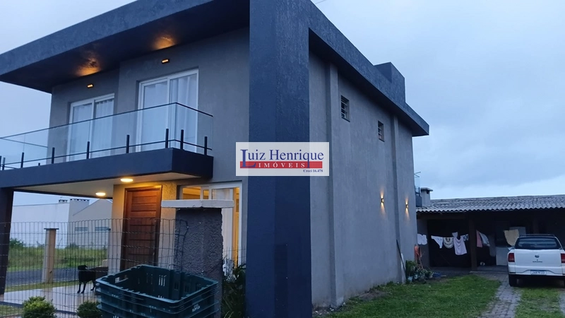 Linda casa moderna no Village: 2ª foto da galeria de imagens do imóvel