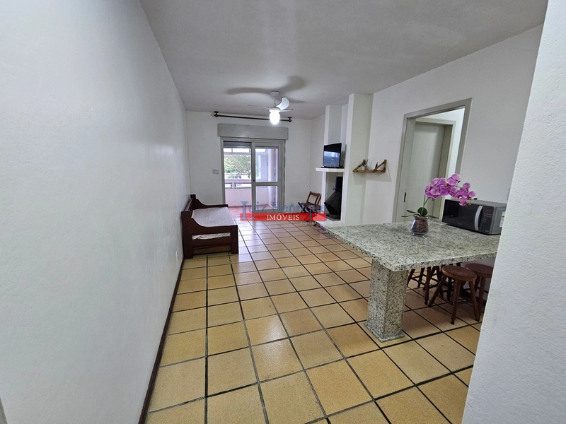 Um dormitório  e meio de frente para uma linda avenida: 6ª foto da galeria de imagens do imóvel