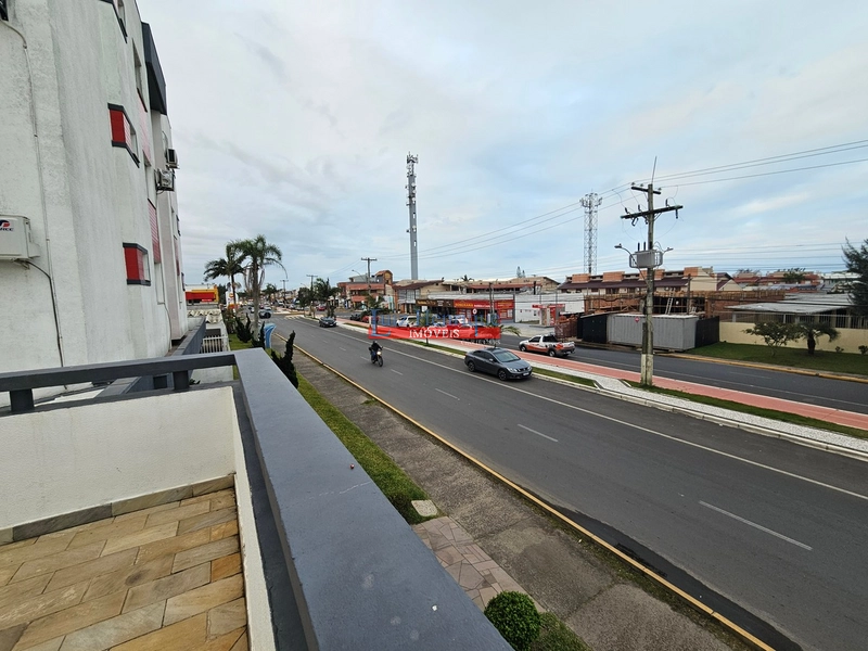 Um dormitório  e meio de frente para uma linda avenida: 3ª foto da galeria de imagens do imóvel