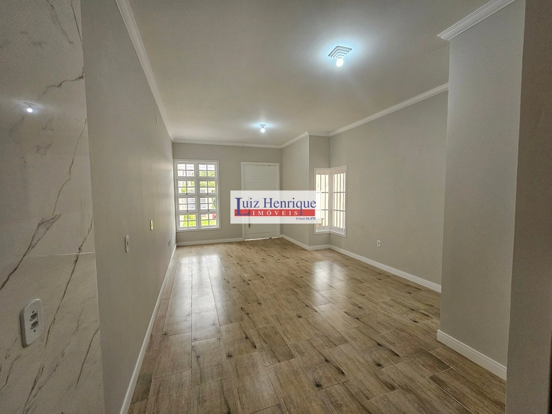 Casa semi nova no Curumim: 7ª foto da galeria de imagens do imóvel