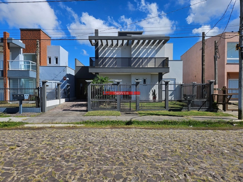 Linda casa na Beira Mar: 1ª foto da galeria de imagens do imóvel