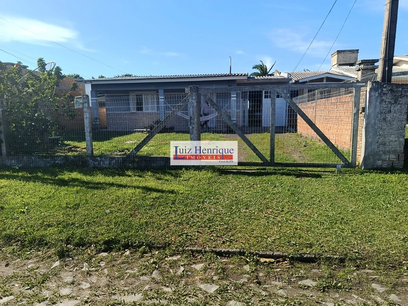 Casa à venda em Capão Novo: 2ª foto da galeria de imagens do imóvel