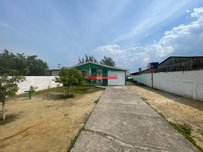 Bem perinho do mar.: 2ª foto da galeria de imagens do imóvel