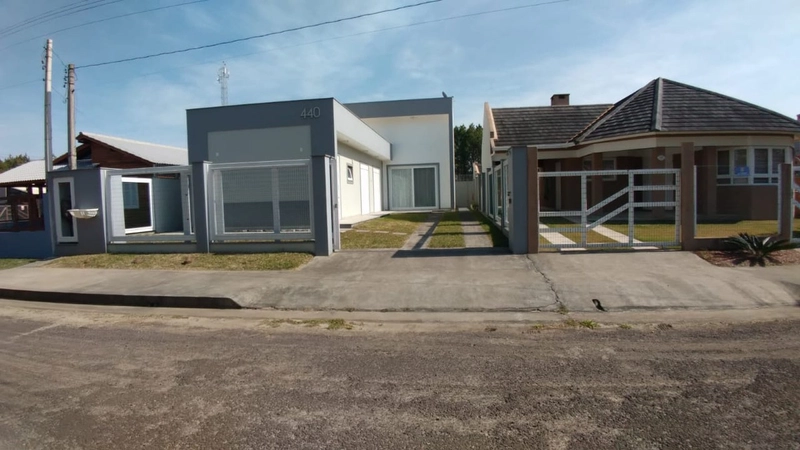 Umas das melhores casa do Capão Novo Village.: 1ª foto da galeria de imagens do imóvel