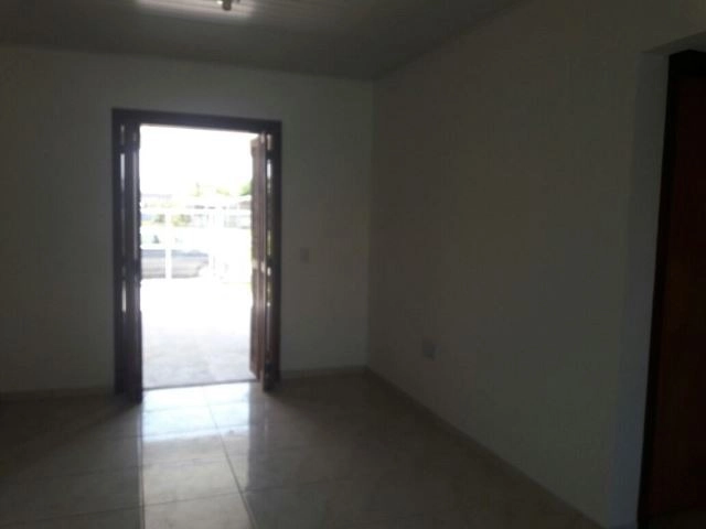 Casa geminada em região de moradores.: 5ª foto da galeria de imagens do imóvel