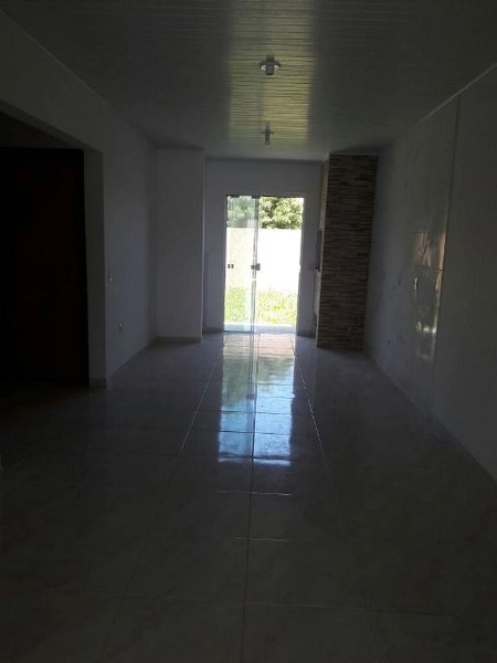 Casa geminada em região de moradores.: 4ª foto da galeria de imagens do imóvel