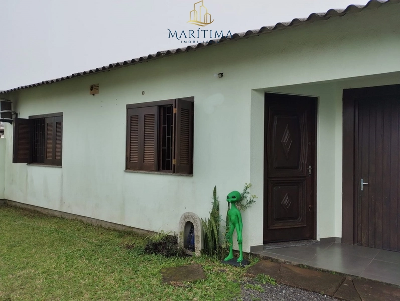 Casa à venda em Tramandaí – Zona Nova, 2 dormitórios, mobiliada!: 1ª foto da galeria de imagens do imóvel