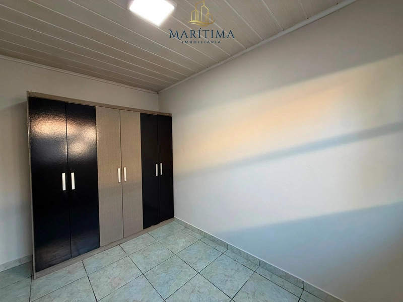 Casa com 04 dormitórios e pátio amplo, em bairro de moradores fixos!: 9ª foto da galeria de imagens do imóvel