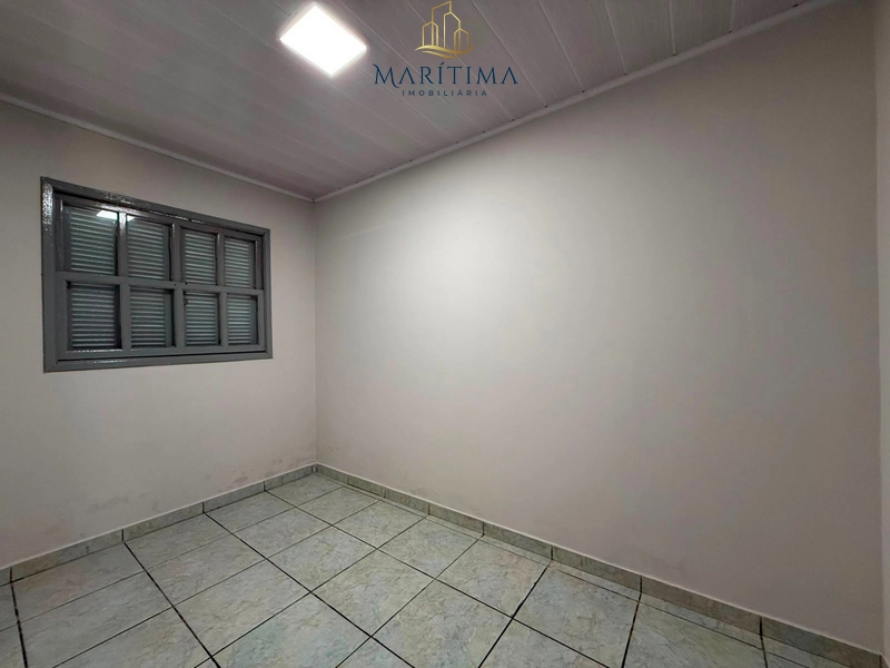 Casa com 04 dormitórios e pátio amplo, em bairro de moradores fixos!: 10ª foto da galeria de imagens do imóvel