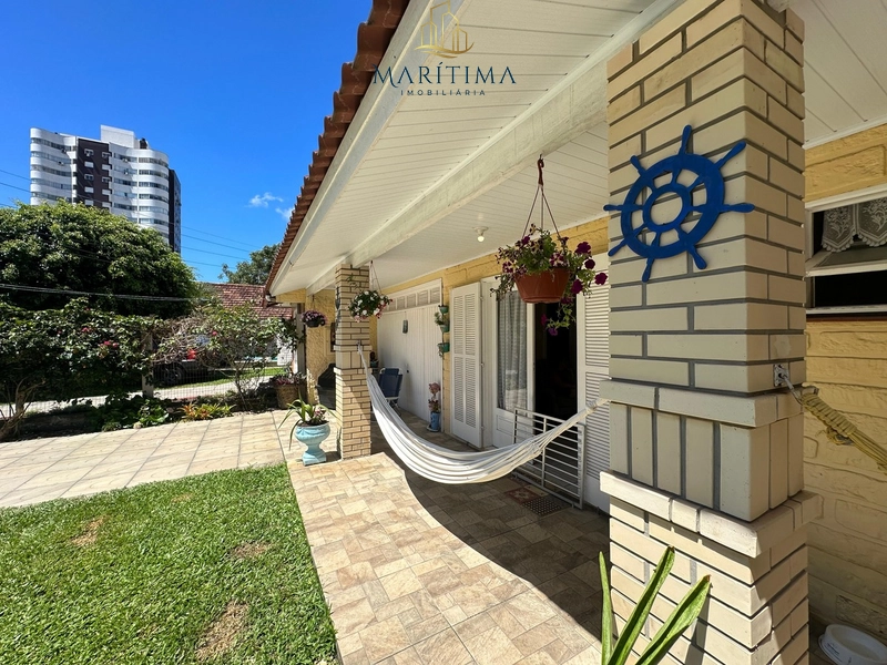 Casa à Venda: Localização Central com Jardim e Piscina!: 5ª foto da galeria de imagens do imóvel