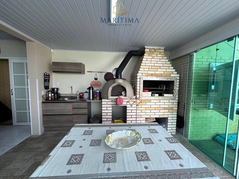 Casa à Venda: Localização Central com Jardim e Piscina!: 11ª foto da galeria de imagens do imóvel