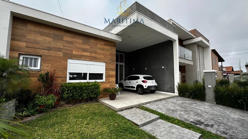 Casa térrea com piscina no Centro de Tramandaí!: 3ª foto da galeria de imagens do imóvel