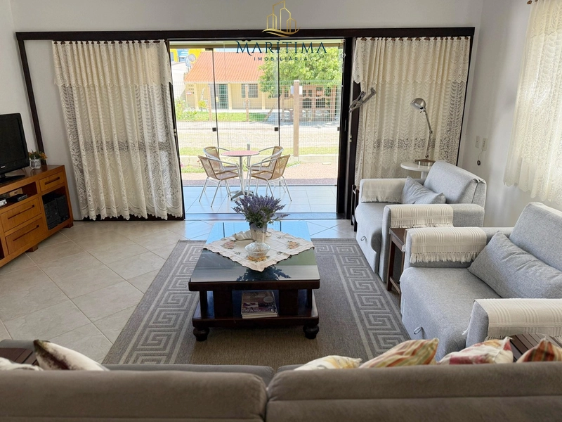 Casa a venda no Centro de Tramandaí, próxima ao mar: 7ª foto da galeria de imagens do imóvel