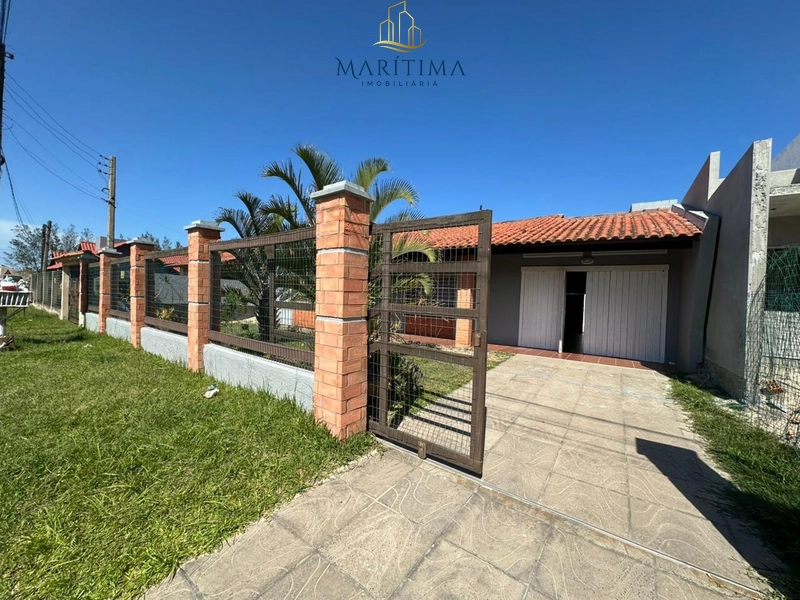 Oportunidade: Casa pé na areia 3 dorms com suíte e piscina: 1ª foto da galeria de imagens do imóvel