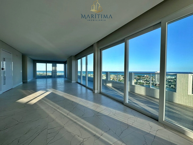 Cobertura duplex com 4 suítes, piscina privada e uma vista de cinema!: 3ª foto da galeria de imagens do imóvel