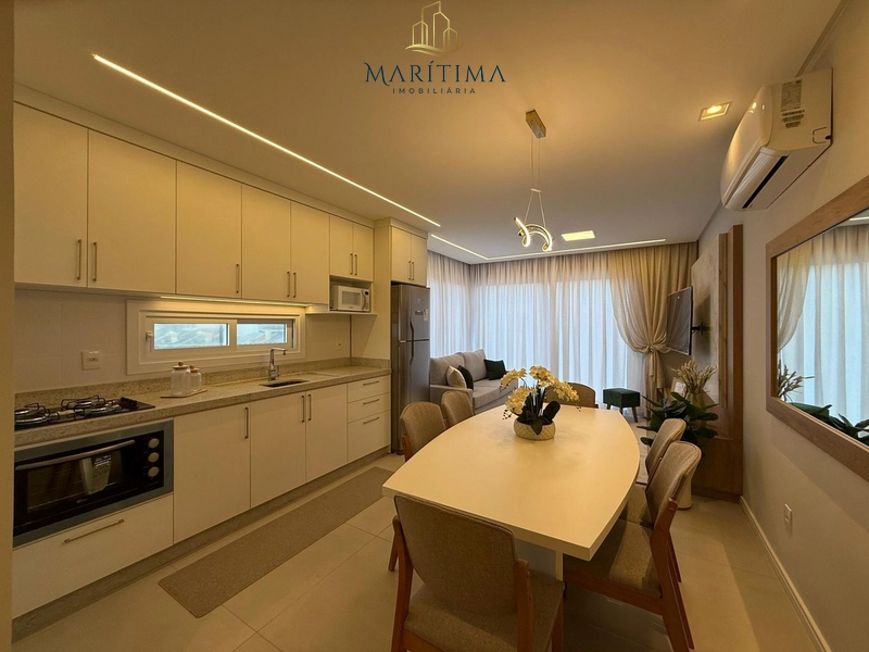 Apartamento decorado, 2 dormitórios leste norte com terraço no Centro!: 3ª foto da galeria de imagens do imóvel