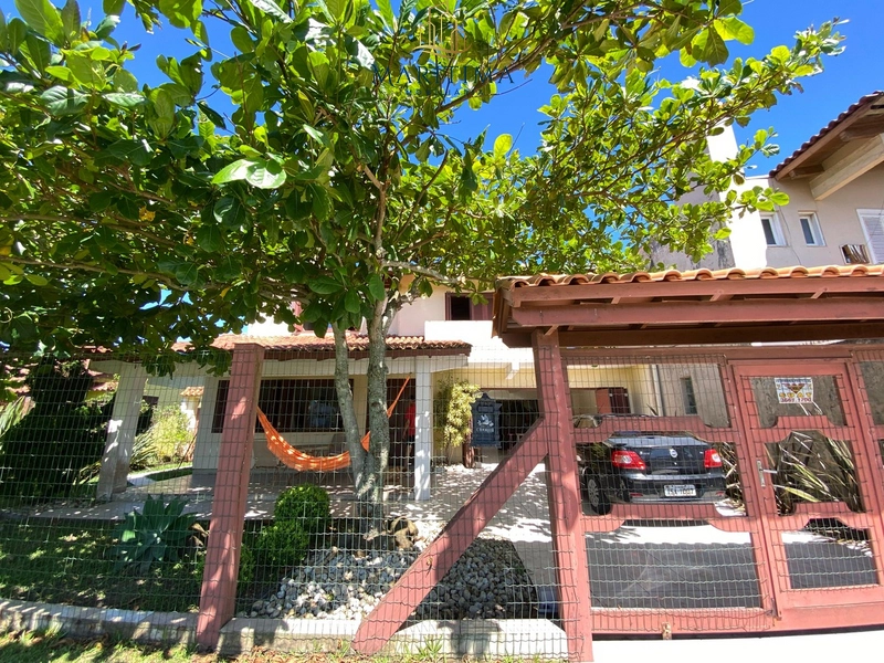Casa no centro de Tramandaí!: 1ª foto da galeria de imagens do imóvel