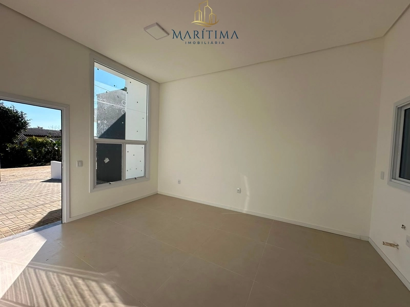 Excelente casa de 03 dormitórios: 2ª foto da galeria de imagens do imóvel