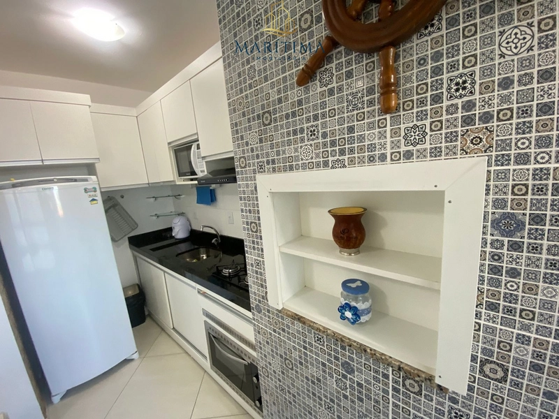 Apartamento mobiliado, ed. com garagem e elevador, a 2 quadras do mar!: 5ª foto da galeria de imagens do imóvel