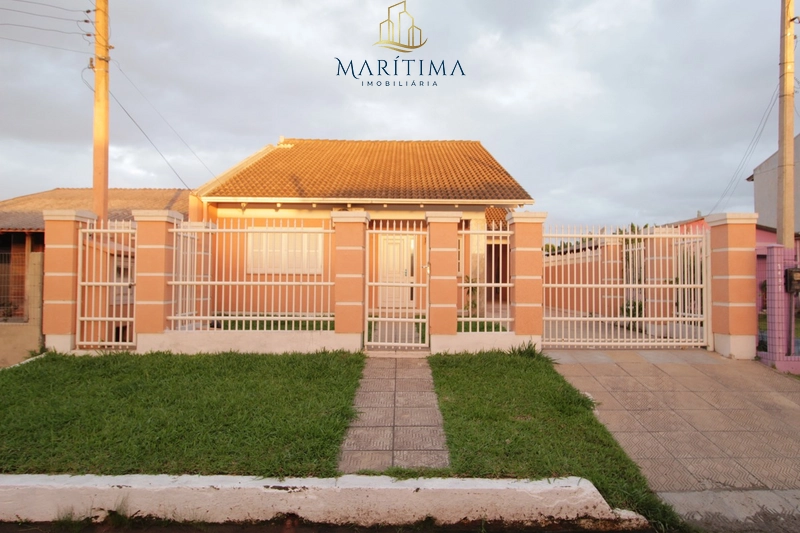 Casa espaçosa com anexo e excelente localização!: 3ª foto da galeria de imagens do imóvel