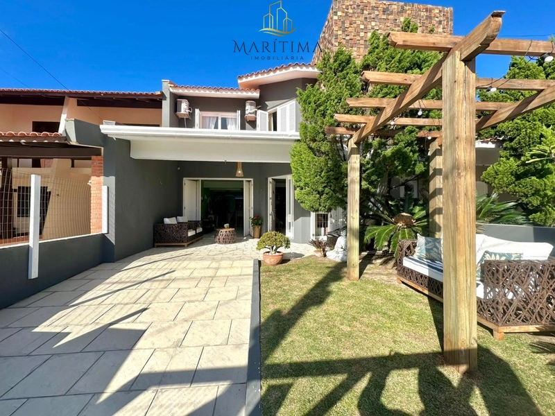 Casa com 04 dormitórios em Imbé!: 2ª foto da galeria de imagens do imóvel