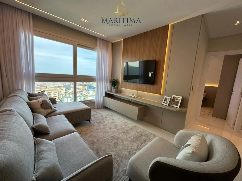 Luxuoso apartamento decorado com duas suítes: 3ª foto da galeria de imagens do imóvel