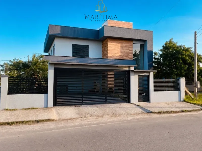 Casa com 04 dormitórios e piscina, em Nova Tramandaí!: 2ª foto da galeria de imagens do imóvel