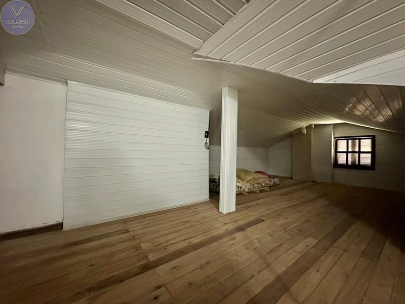 CASA COM 3 TERRENOS APENAS 2 QUADRAS DO MAR: 4ª foto da galeria de imagens do imóvel