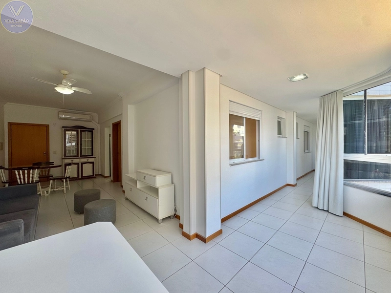 APARTAMENTO COM SACADÃO EM 60X: 3ª foto da galeria de imagens do imóvel