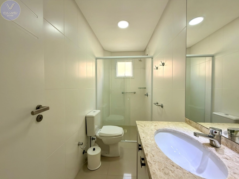 APARTAMENTO ESPAÇOSO,  ANDAR ALTO COM VISTA DO MAR.: 11ª foto da galeria de imagens do imóvel