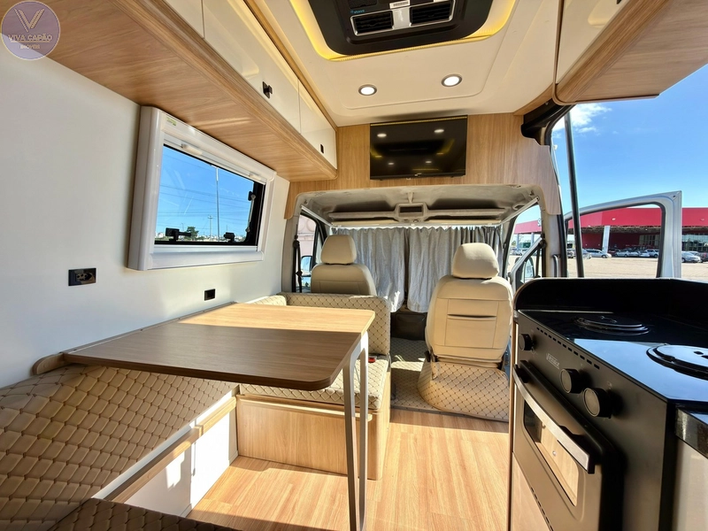 MOTOR-CASA/MICROONIBUS IVECO, IMPECÁVEL: 16ª foto da galeria de imagens do imóvel