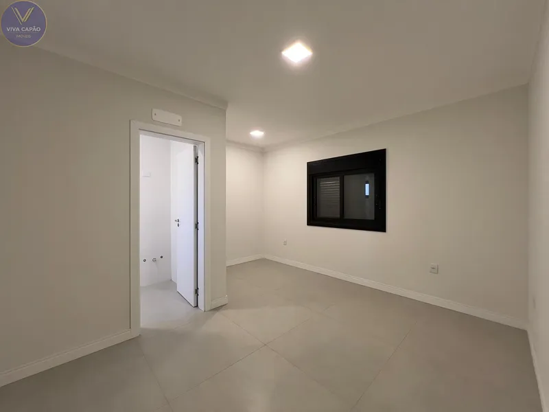 CASA A POUCAS QUADRAS DO MAR NO BAIRRO GUARANI EM CAPÃO!: 3ª foto da galeria de imagens do imóvel