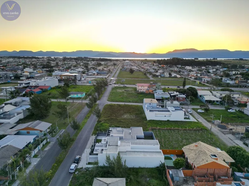 CASA A POUCAS QUADRAS DO MAR NO BAIRRO GUARANI EM CAPÃO!: 54ª foto da galeria de imagens do imóvel