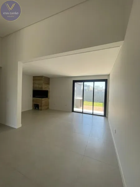 CASA A POUCAS QUADRAS DO MAR NO BAIRRO GUARANI EM CAPÃO!: 18ª foto da galeria de imagens do imóvel