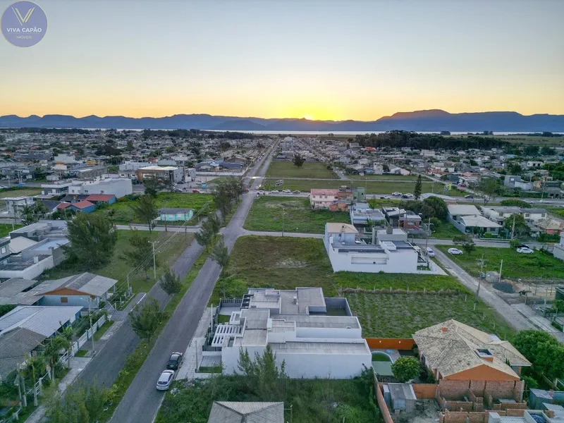 CASA A POUCAS QUADRAS DO MAR NO BAIRRO GUARANI EM CAPÃO!: 30ª foto da galeria de imagens do imóvel