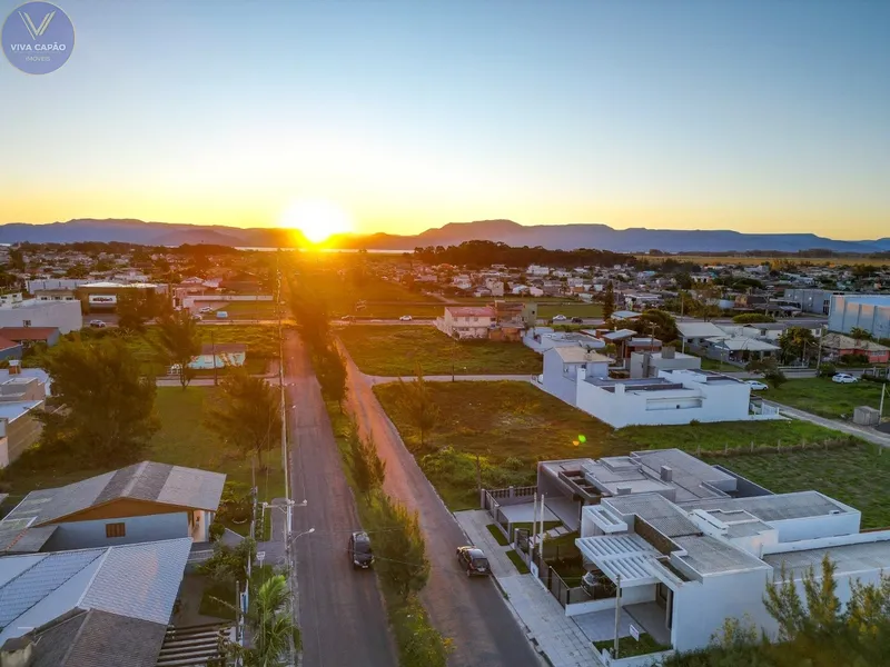 CASA A POUCAS QUADRAS DO MAR NO BAIRRO GUARANI EM CAPÃO!: 37ª foto da galeria de imagens do imóvel