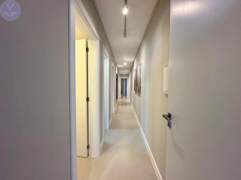 APARTAMENTO À VENDA EM CAPÃO DA CANOA!⁣ DE FRENTE PARA O MAR: 2ª foto da galeria de imagens do imóvel