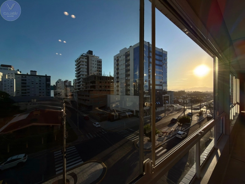 APARTAMENTO FRENTE AVENIDA E VISTA MAR: 1ª foto da galeria de imagens do imóvel