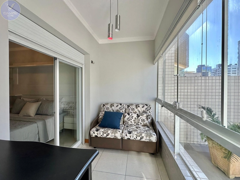 APARTAMENTO COM SACADÃO E TERRAÇO NO NAVEGANTES: 3ª foto da galeria de imagens do imóvel