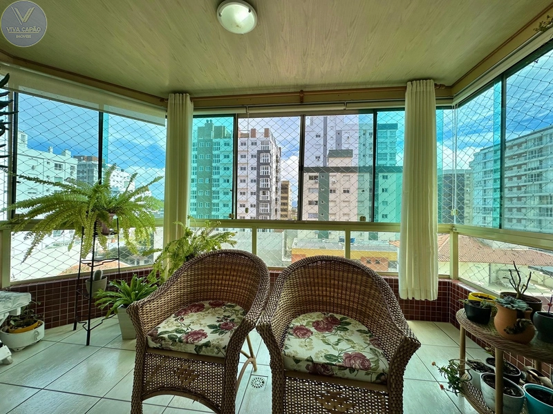 APARTAMENTO À VENDA COM SACADA DE FRENTE: 2ª foto da galeria de imagens do imóvel