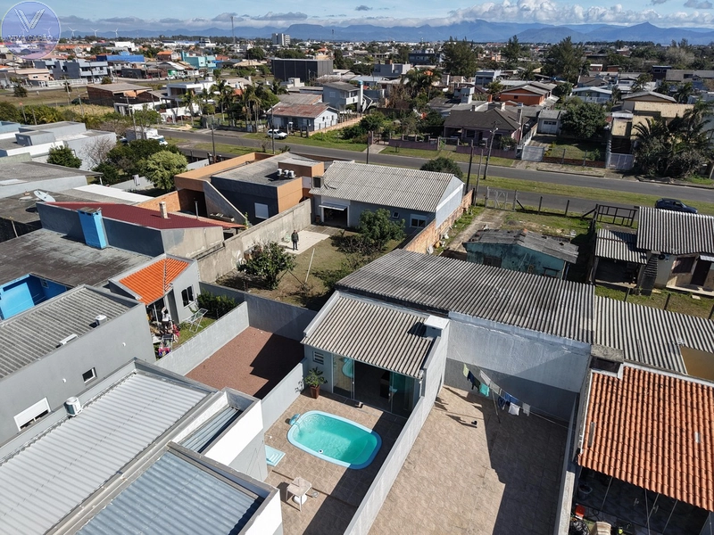 CASA COM PISCINA E ÁREA GOURMET À VENDA EM CAPÃO DA CANOA: 15ª foto da galeria de imagens do imóvel