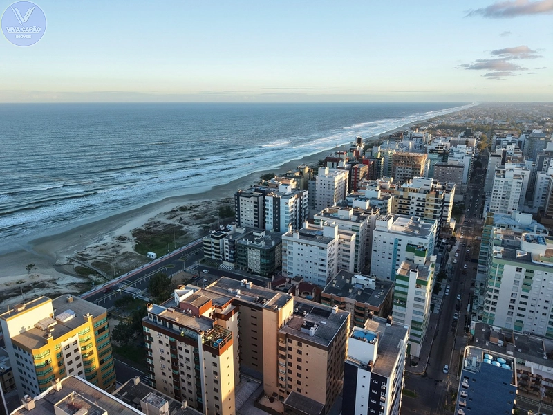 AMPLO APARTAMENTO DE FRENTE VISTA LIBERADA PARA SERRA E MAR!: 3ª foto da galeria de imagens do imóvel