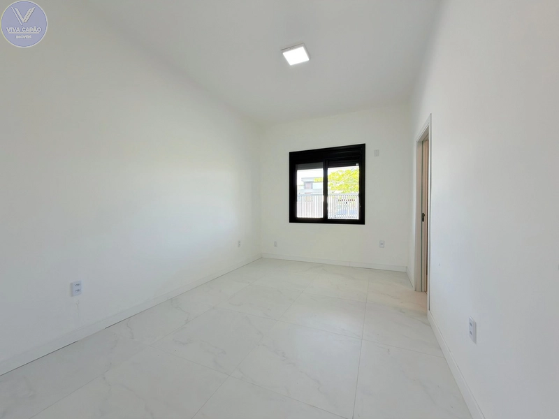 CASA COM 04 SUÍTES NO BAIRRO ARAÇÃO A 300 METROS DO MAR: 8ª foto da galeria de imagens do imóvel