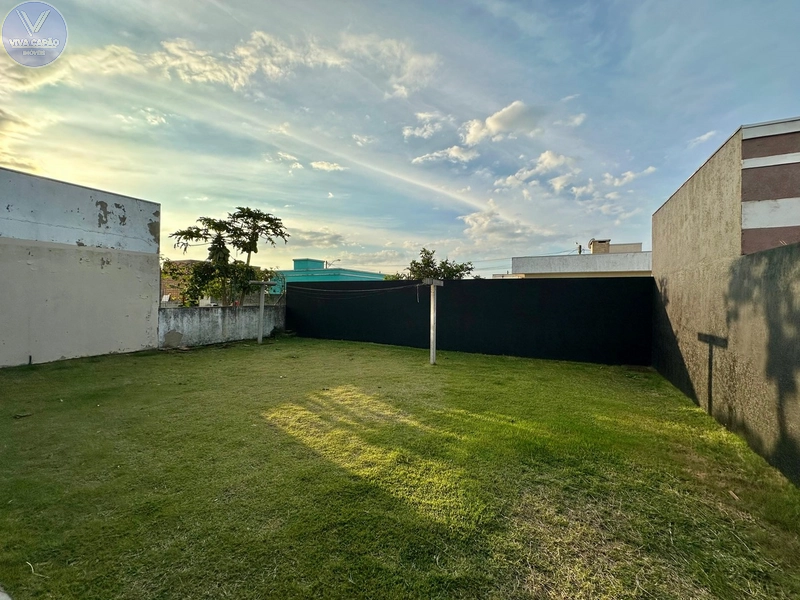 OPORTUNIDADE À VENDA CASA COM TERRENO INTEIRO: 2ª foto da galeria de imagens do imóvel