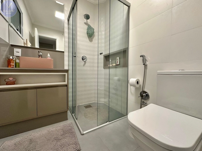 AMPLO APARTAMENTO DE FRENTE PARA O MAR E COM VISTA LIBERADA...: 17ª foto da galeria de imagens do imóvel